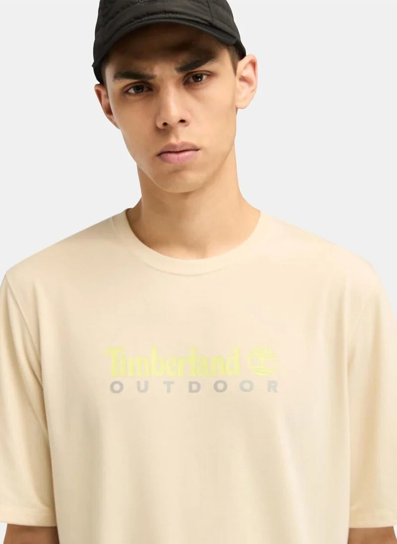 تمبرلاند تيشيرت رجالي للحماية من الأشعة فوق البنفسجية بطبعة خارجية